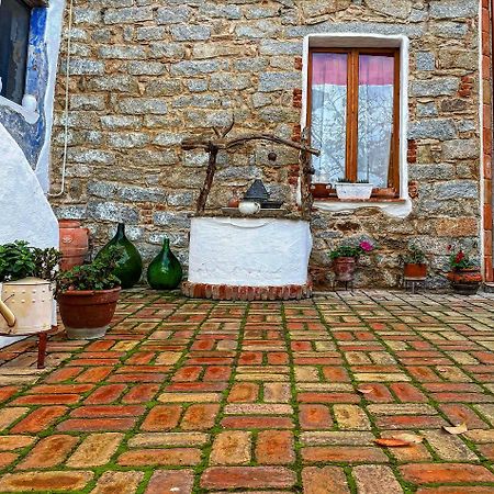 B&B Corte San Lussorio Oliena Exterior photo