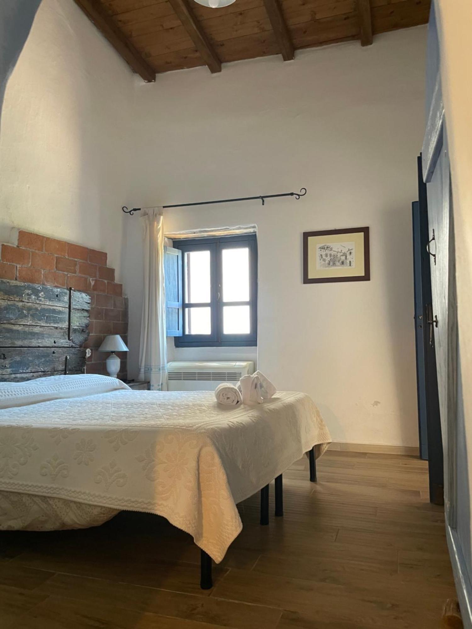 B&B Corte San Lussorio Oliena Exterior photo